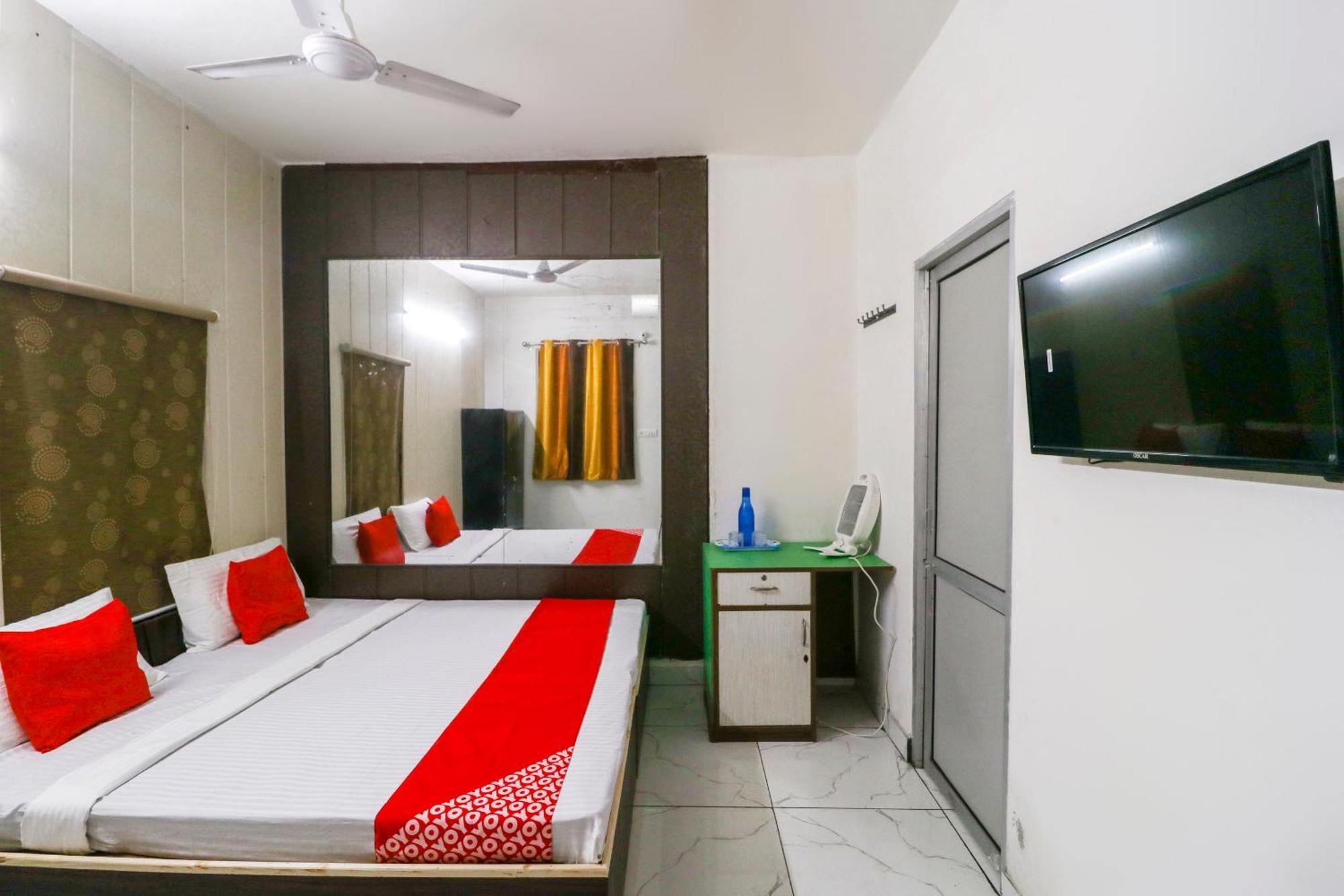 Hotel O Sky Garden Ludhiana Exteriör bild
