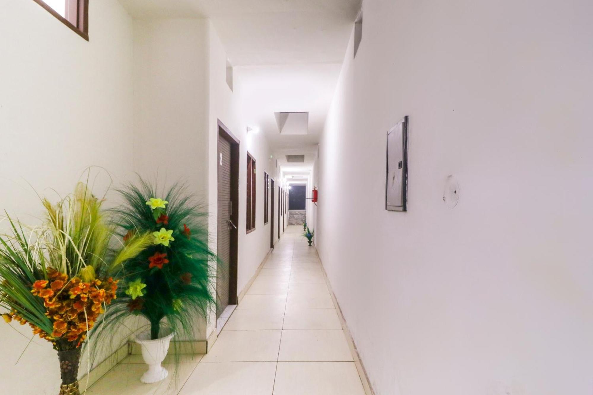 Hotel O Sky Garden Ludhiana Exteriör bild